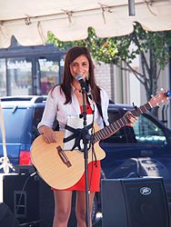 Taylor Fernandez, 2012 Mason Sun Dried Music Fest, Mason, Michigan, 25 August 2012